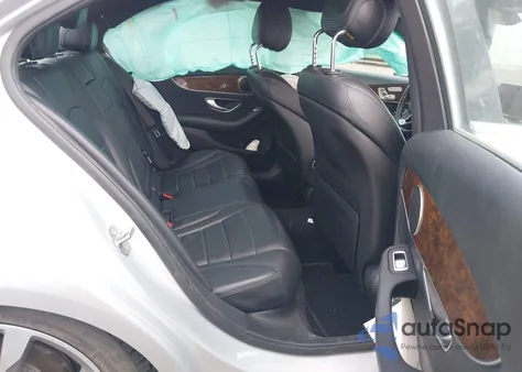 2018 Mercedes-Benz C 350E z USA, uszkodzony, nr VIN 55SWF4HB2JU238570